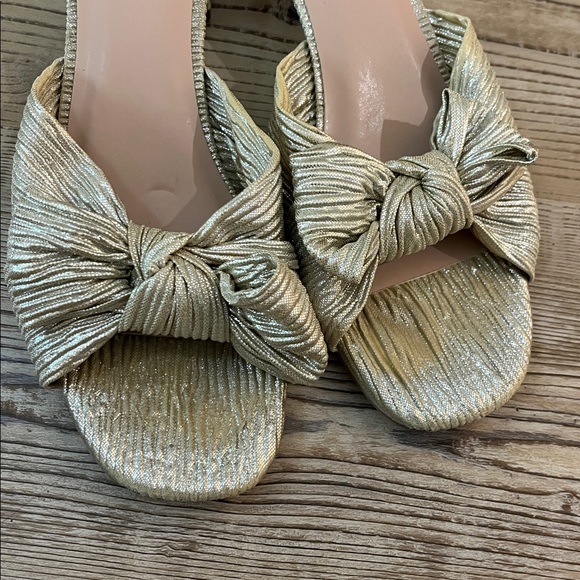 Kensie Metallic Gold Bow Sandles - Picture 3 of 9